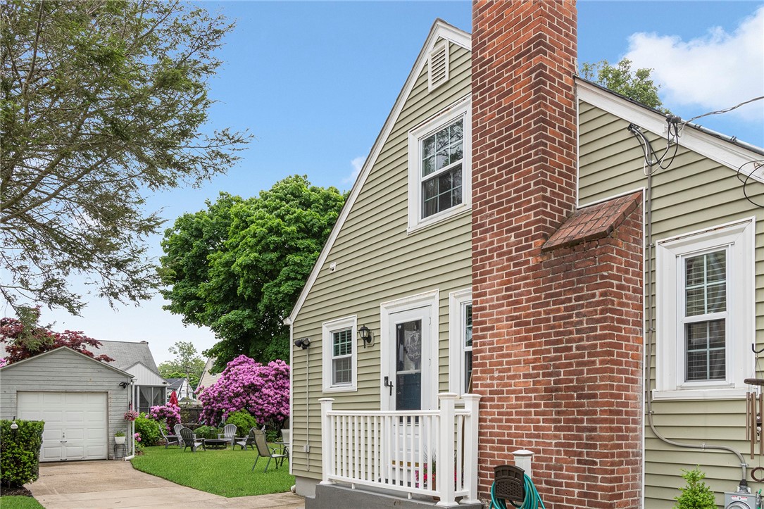 23 Delway Road Cranston, RI 02910 - Photo 6 of 50 Gallery Image 6