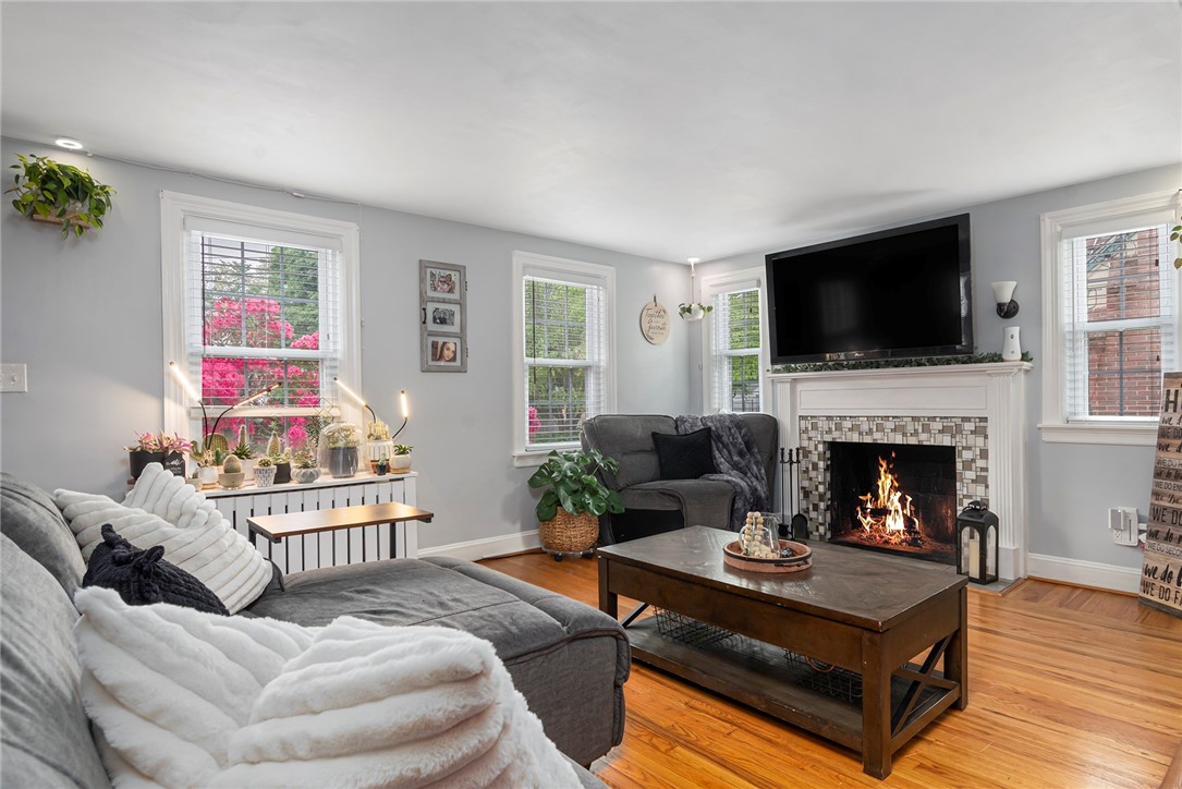 23 Delway Road Cranston, RI 02910 - Photo 10 of 50 Gallery Image 10