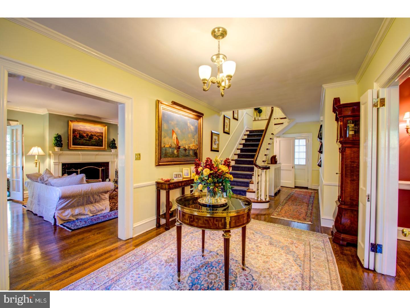 910 North Dupont Road Wilmington, DE 19807 - Photo 2 of 25 Foyer