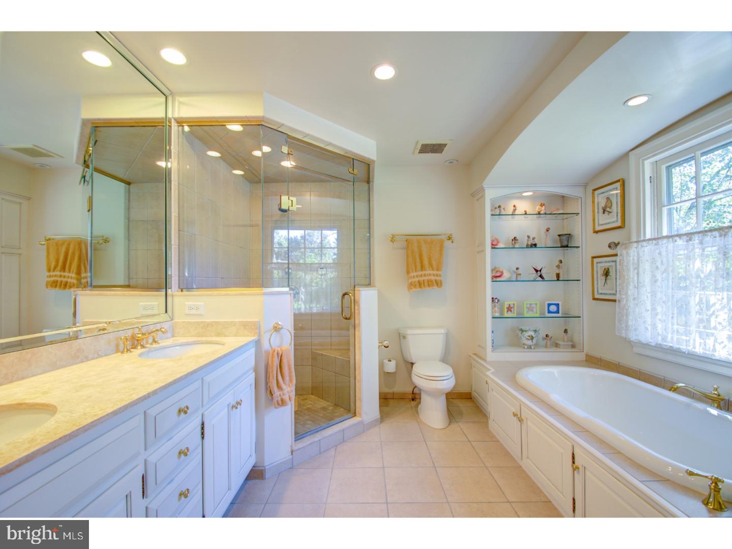 910 North Dupont Road Wilmington, DE 19807 - Photo 15 of 25 Master Bathroom