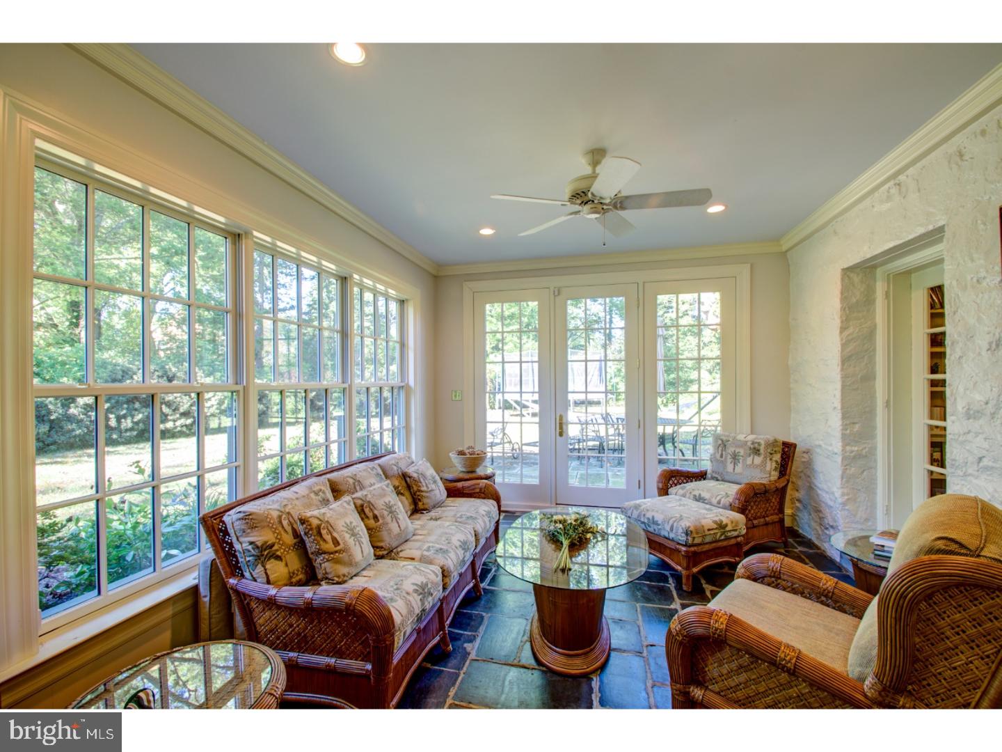 910 North Dupont Road Wilmington, DE 19807 - Photo 7 of 25 Sun Room