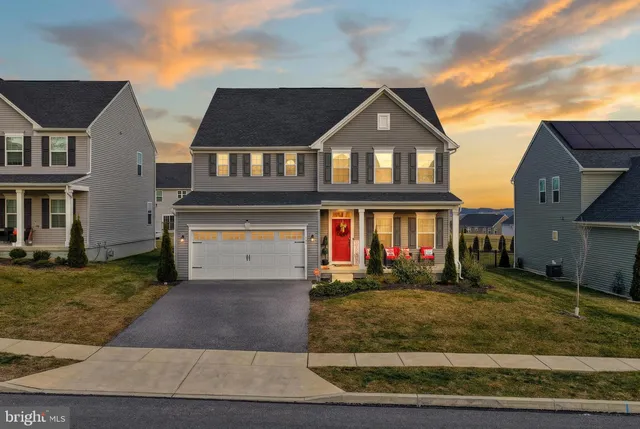 $479,900 | 207 Chadsworth Way, York, PA 17402