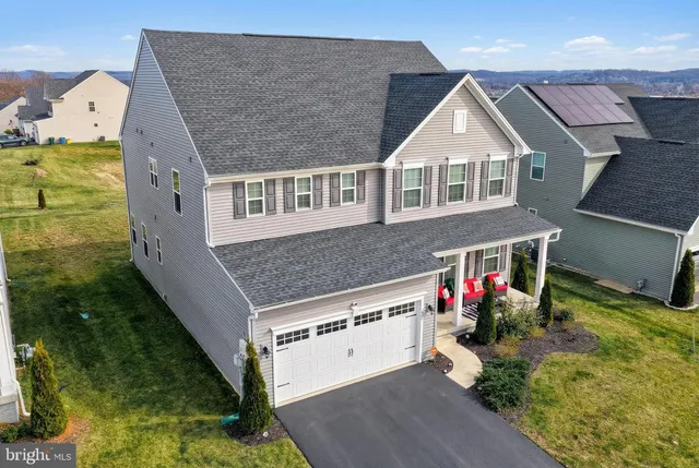 $479,900 | 207 Chadsworth Way, York, PA 17402