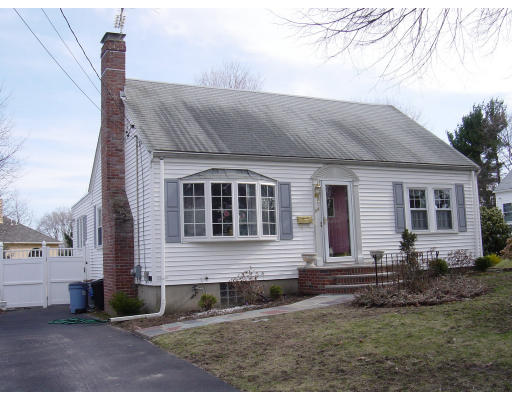 90 Governor Road Stoneham, MA 02180 - Photo 1 of 6 Gallery Image 1
