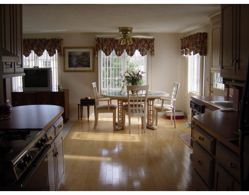 90 Governor Road Stoneham, MA 02180 - Photo 3 of 6 Gallery Image 3