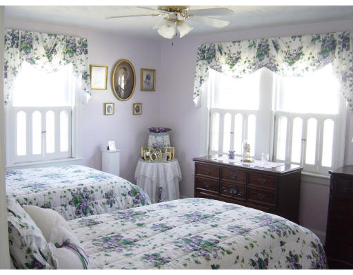 90 Governor Road Stoneham, MA 02180 - Photo 5 of 6 Gallery Image 5