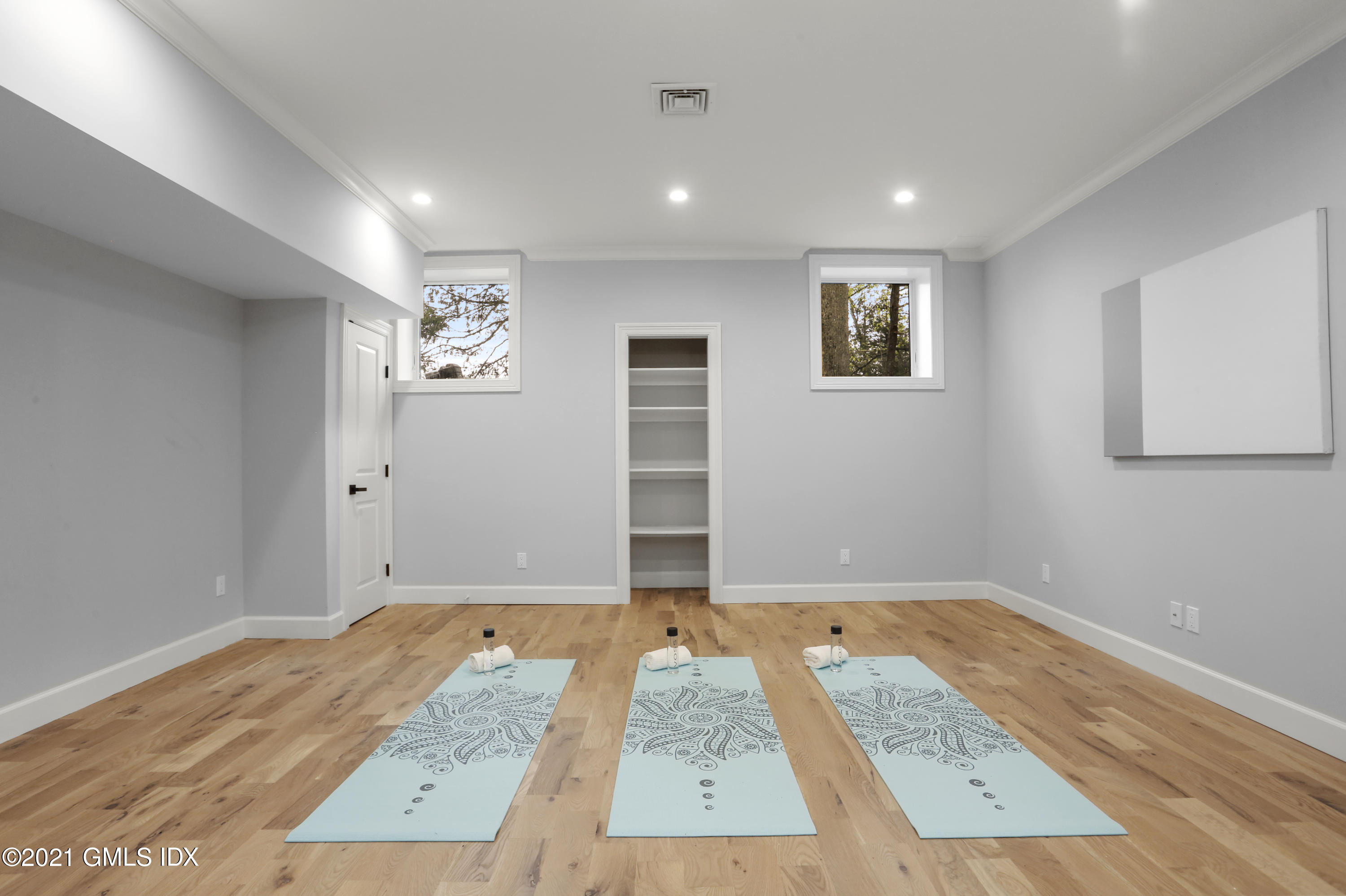 12 Cottontail Road Cos Cob, CT 06807 - Photo 20 of 35 a view of a hallway