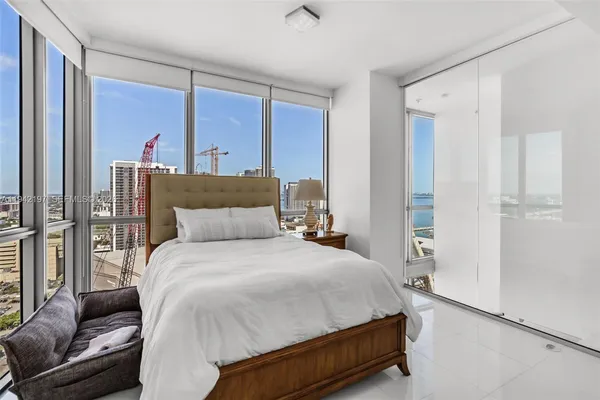 $11,000 | 1100 Biscayne Boulevard, Unit 2907, Miami, FL 33132