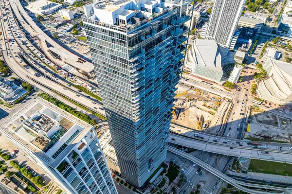 $11,000 | 1100 Biscayne Boulevard, Unit 2907, Miami, FL 33132