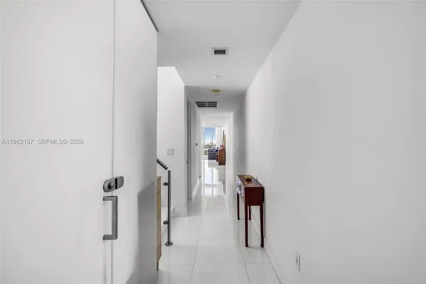 $11,000 | 1100 Biscayne Boulevard, Unit 2907, Miami, FL 33132