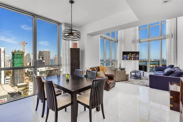 $11,000 | 1100 Biscayne Boulevard, Unit 2907, Miami, FL 33132