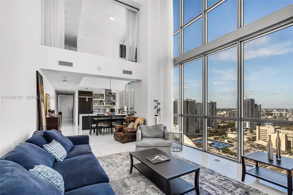 $11,000 | 1100 Biscayne Boulevard, Unit 2907, Miami, FL 33132