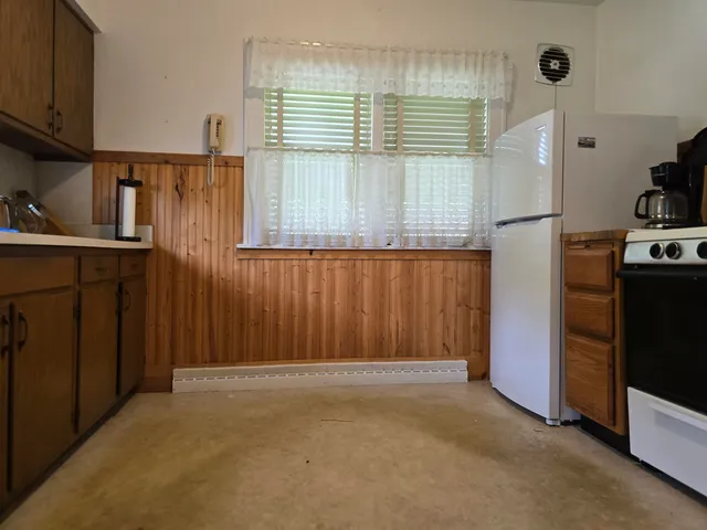 $148,000 | 228 West Division Street, Wautoma, WI 54982