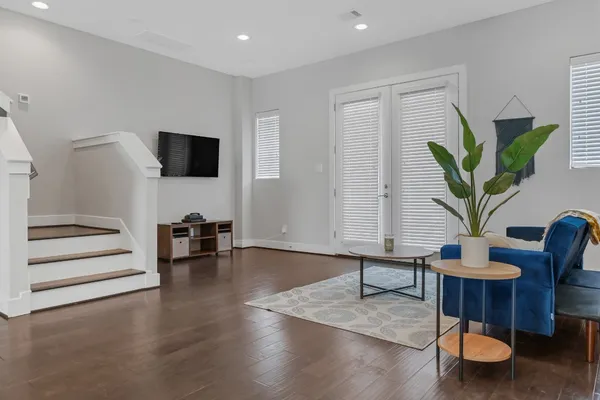 $3,000 | 211 Milby Street, Houston, TX 77003