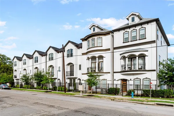 $3,000 | 211 Milby Street, Houston, TX 77003