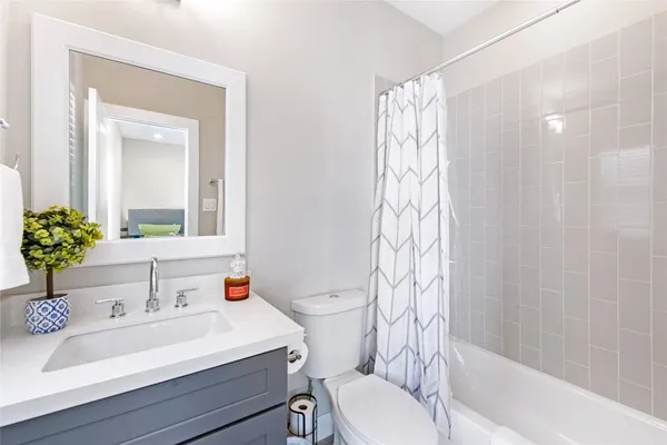 $3,000 | 211 Milby Street, Houston, TX 77003