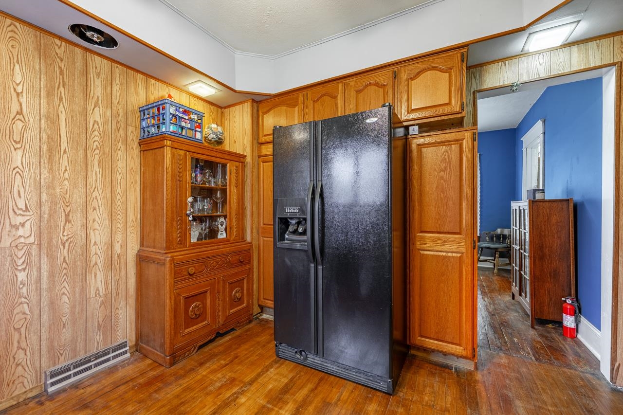 612 Chicago Street Belvidere, IL 61008 - Photo 7 of 31