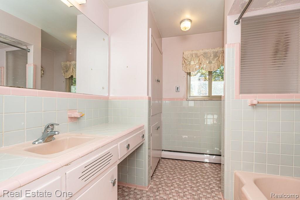 515 Whims Lane Rochester, MI 48306 - Photo 21 of 47 Gallery Image 21