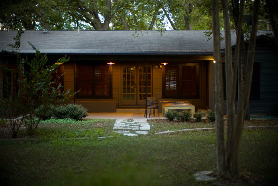 4504 Elwood Road Austin, TX 78722 - Photo 11 of 40