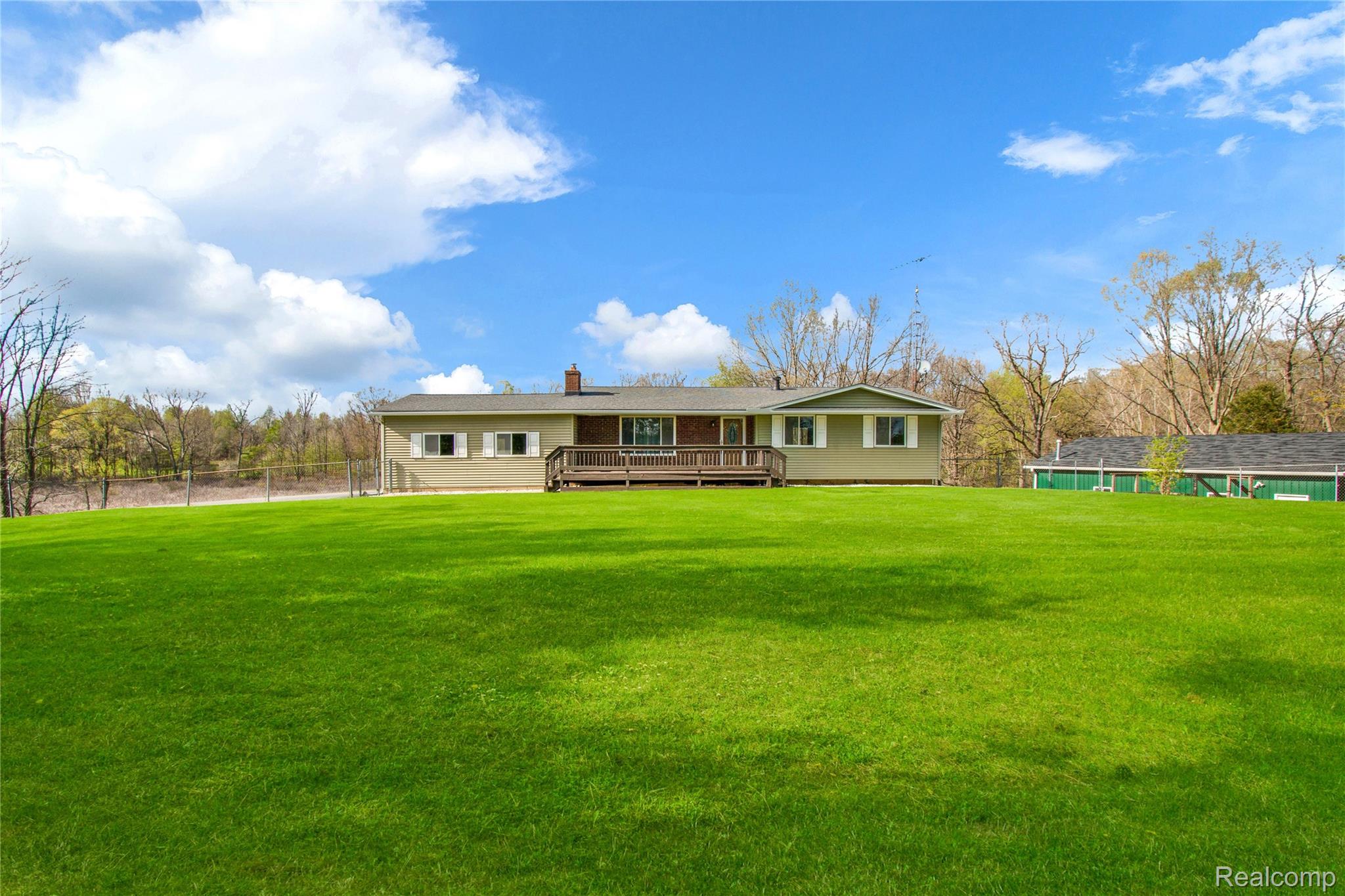 9093 Jordan Road Grand Blanc, MI 48439 - Photo 1 of 40 1.jpg