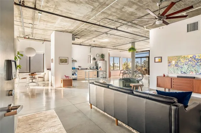 $849,000 | 835 Locust Avenue, Unit 519, Long Beach, CA 90813