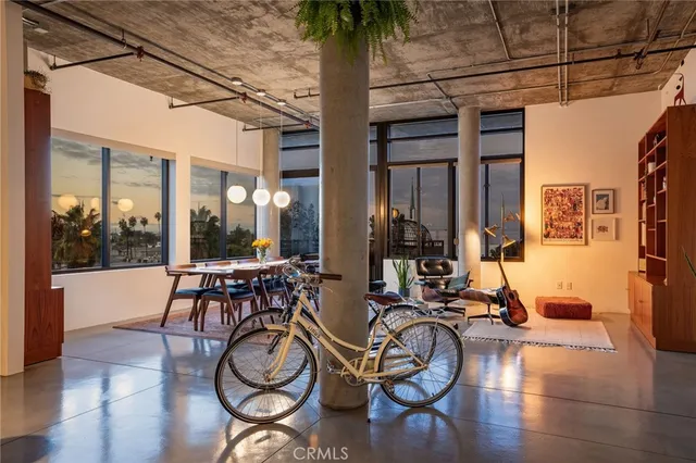 $849,000 | 835 Locust Avenue, Unit 519, Long Beach, CA 90813