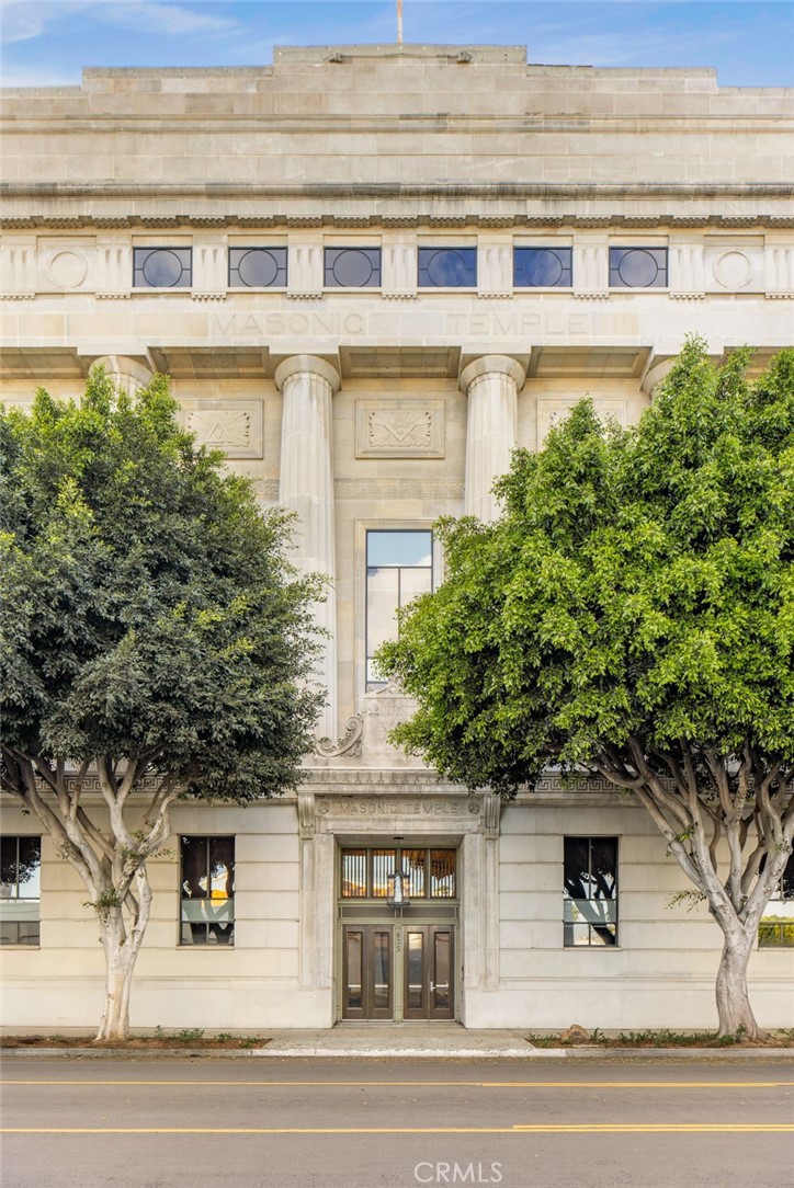 835 Locust Avenue, Unit 519 Long Beach, CA 90813 - Photo 3 of 42 front view of a building