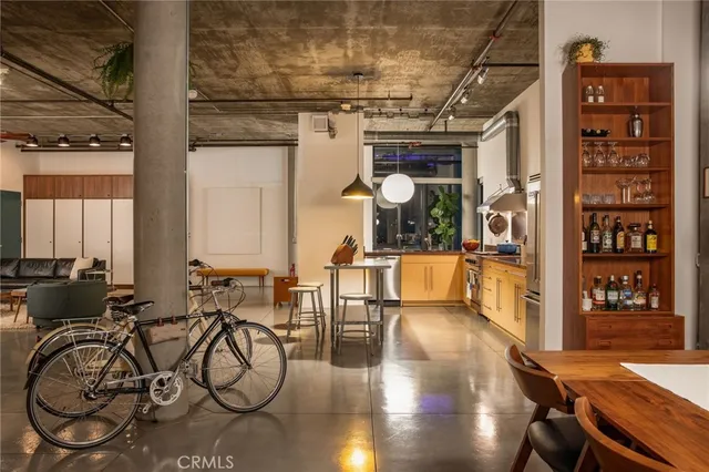 $849,000 | 835 Locust Avenue, Unit 519, Long Beach, CA 90813