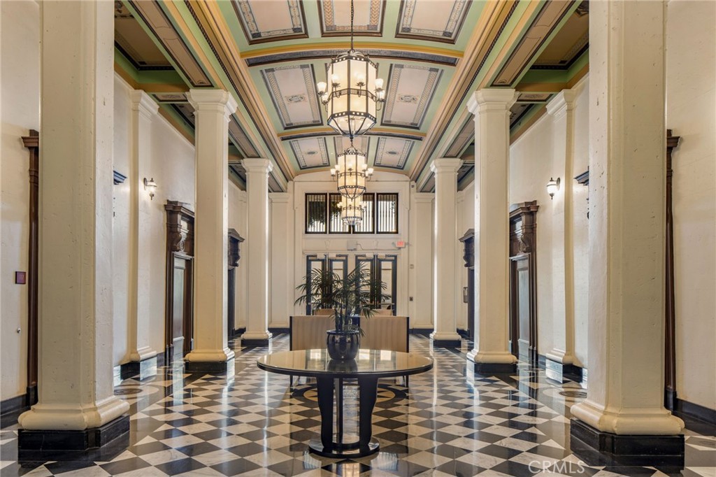 835 Locust Avenue, Unit 519 Long Beach, CA 90813 - Photo 4 of 42 a view of an entryway with dining area