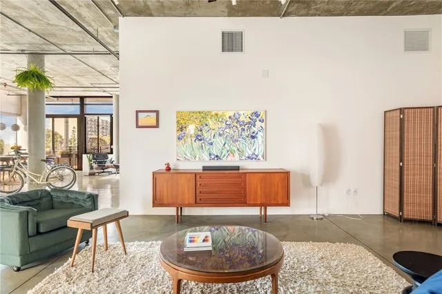 $849,000 | 835 Locust Avenue, Unit 519, Long Beach, CA 90813