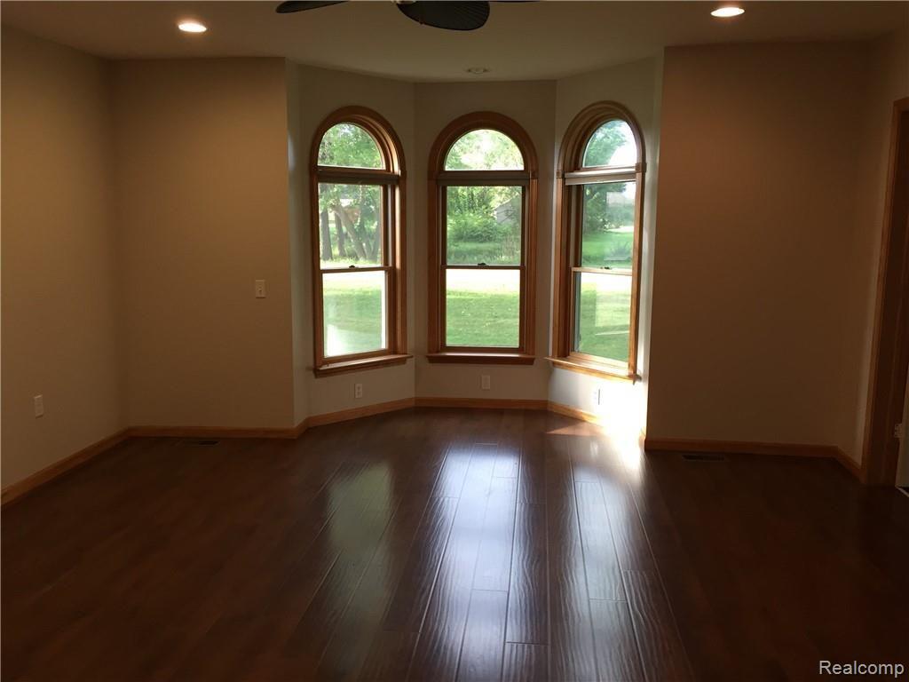 4520 Prospect Street Vassar, MI 48768 - Photo 2 of 8 4520 Prospect living room.JPG