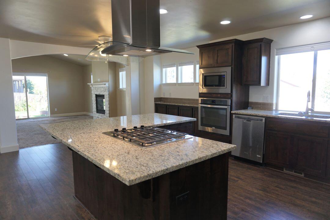 62535 Eagle Road Bend, OR 97701 - Photo 7 of 55 DSC01306