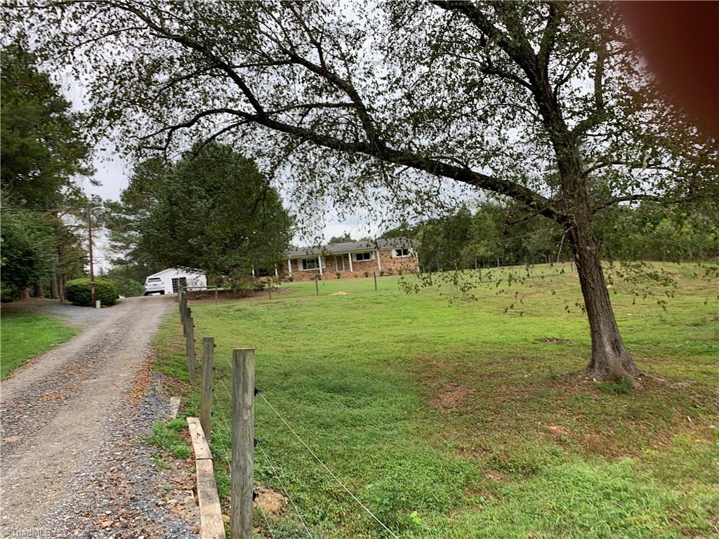 207 Andrew Hunter Road Asheboro, NC 27203 - Photo 3 of 28 Gallery Image 3