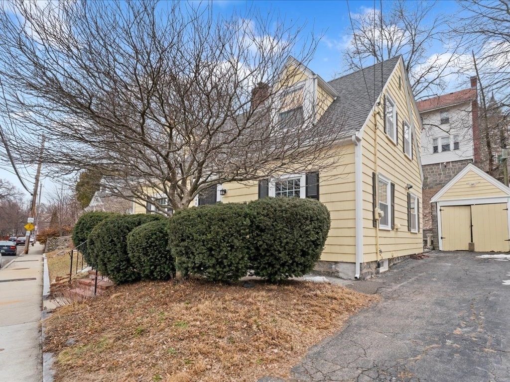 40 Lake Shore Road Boston, MA 02135 - Photo 3 of 39