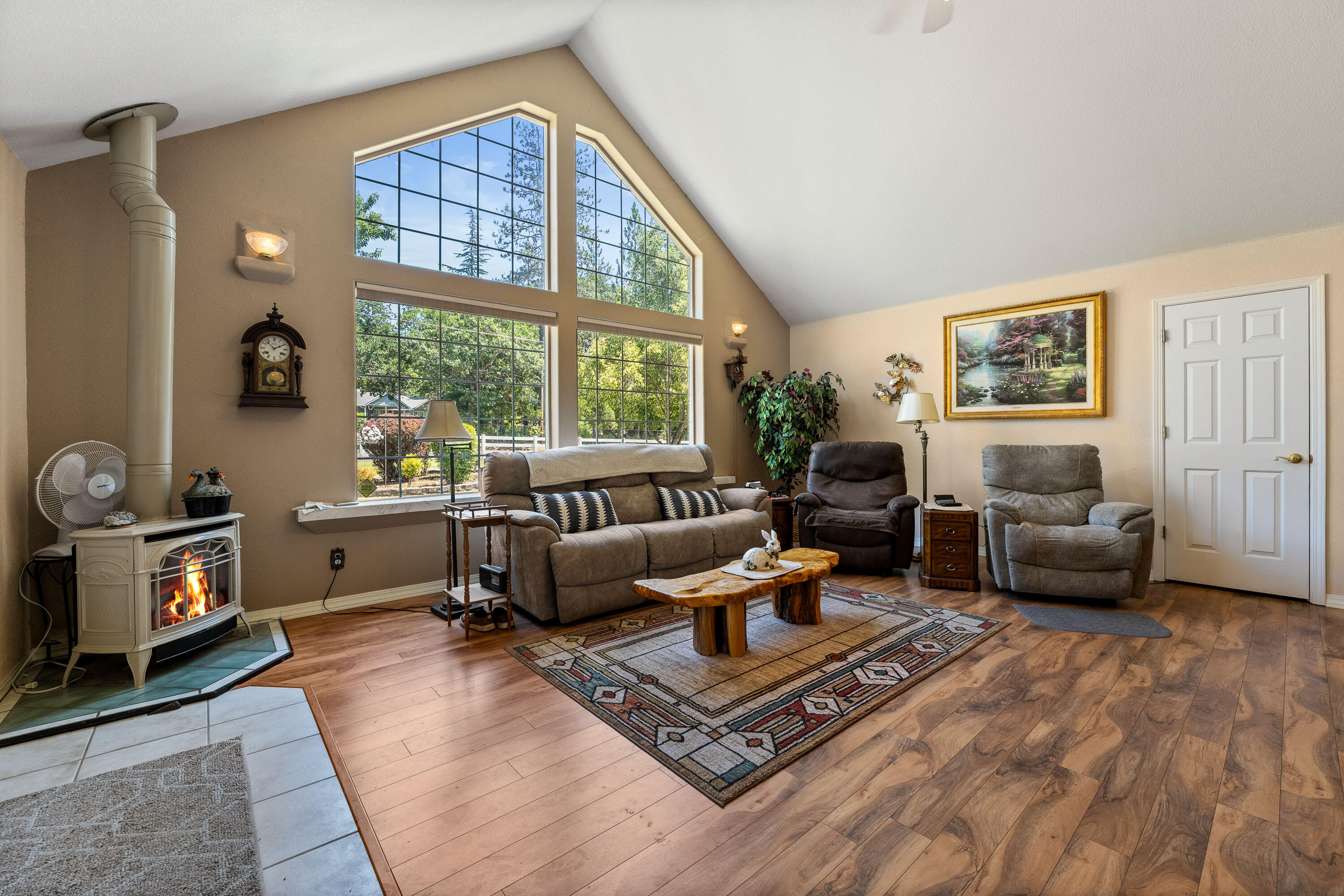 536 Soldier Creek Road Grants Pass, OR 97526 - Photo 5 of 55 INT (17 of 23)