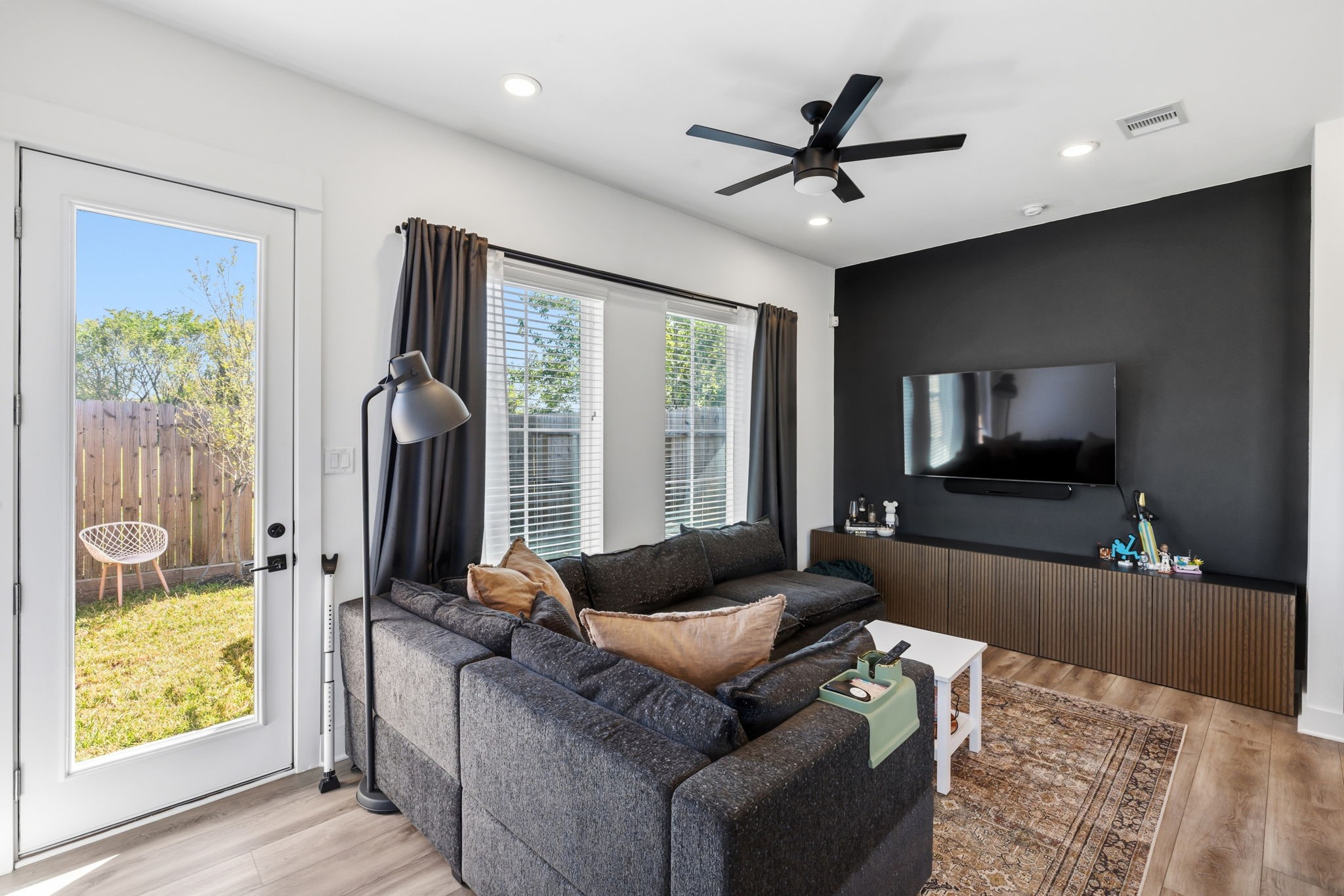 2908 Stevens Street Houston, TX 77026 - Photo 8 of 38