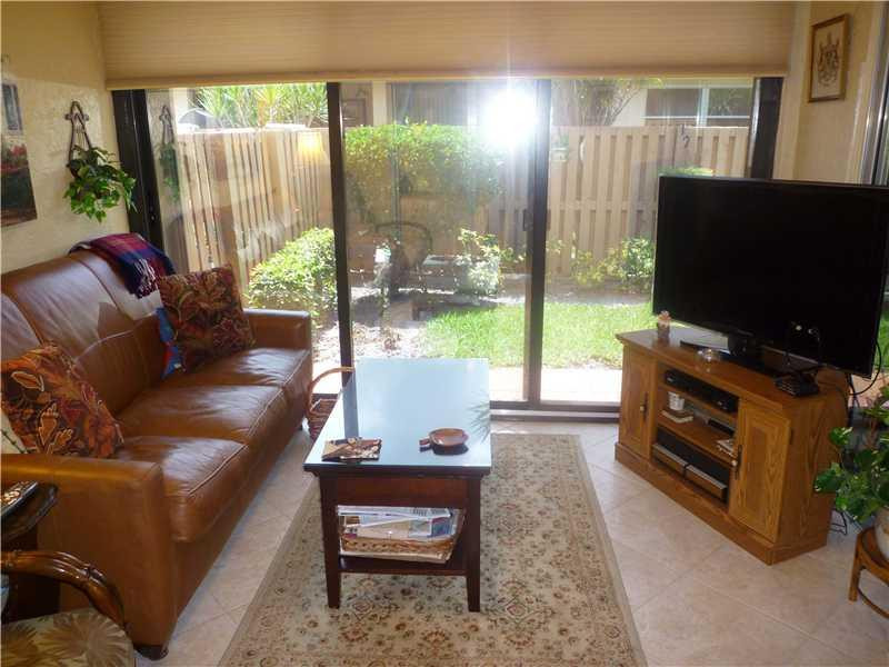 8094 Springtree Road, Unit 8094 Boca Raton, FL 33496 - Photo 14 of 31 Den/Family/Great Room