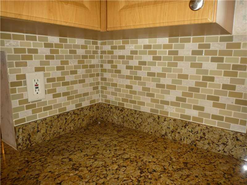 8094 Springtree Road, Unit 8094 Boca Raton, FL 33496 - Photo 5 of 31 Kitchen