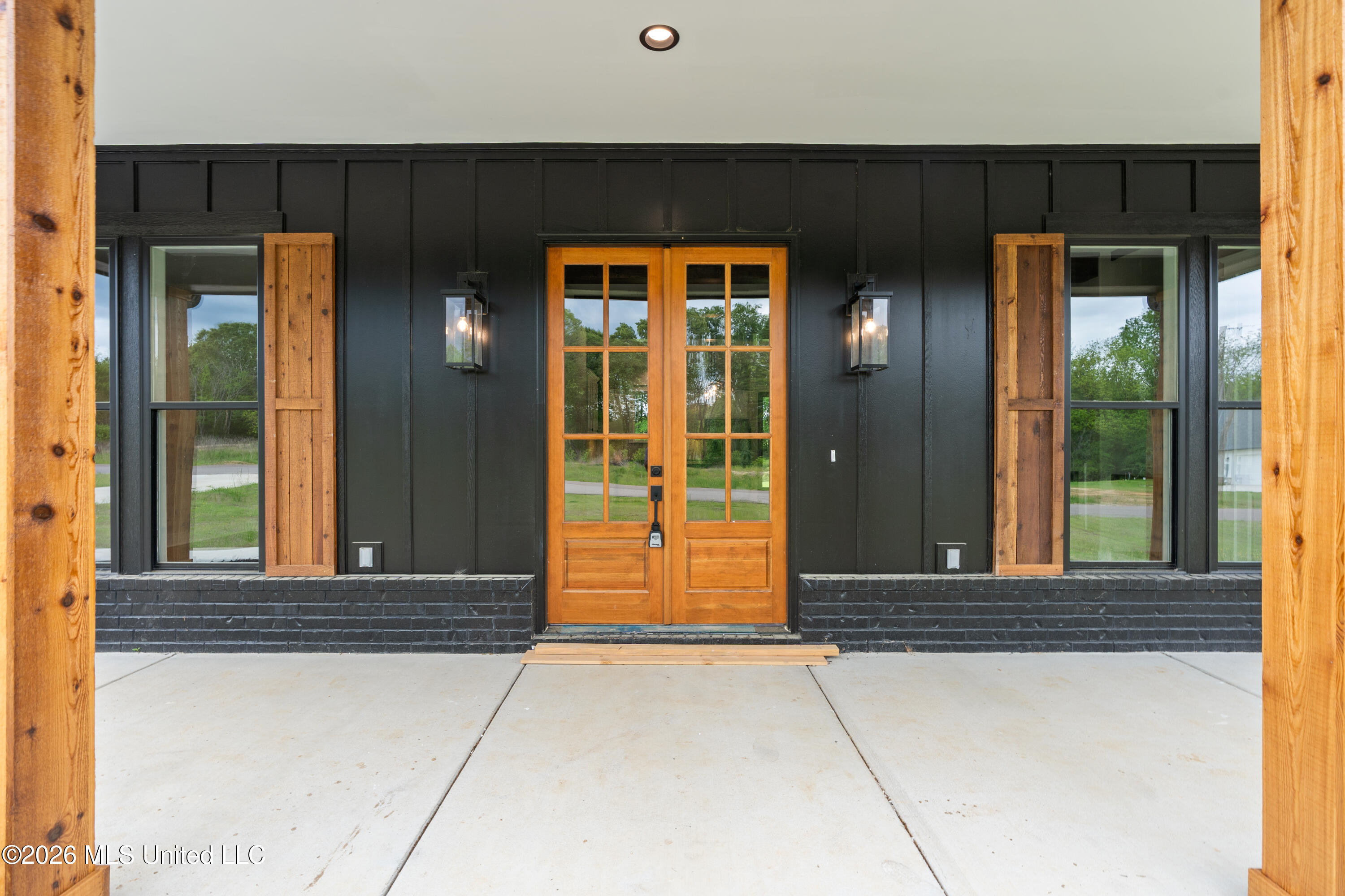 124 Drake Lane Red Banks, MS 38661 - Photo 3 of 30 Front Porch