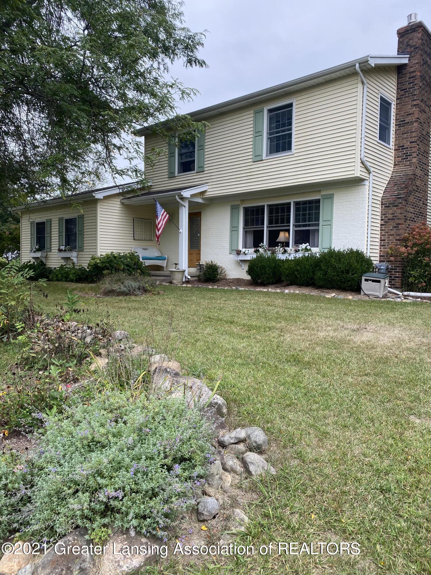 1671 South College Road Mason, MI 48854 - Photo 1 of 25 IMG_2972 (1)