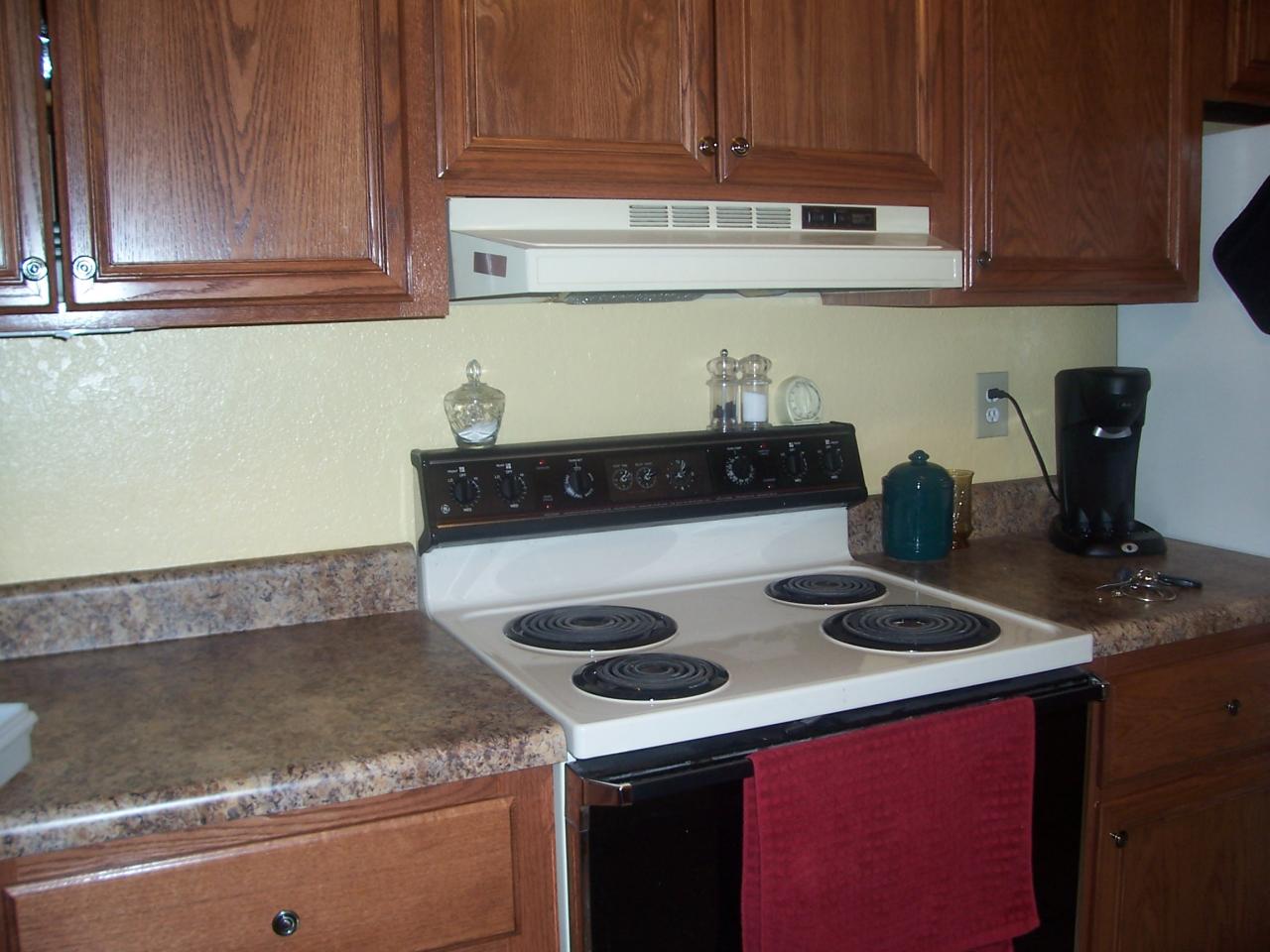 4050 East Cactus Road, Unit 217 Phoenix, AZ 85032 - Photo 1 of 6 Remodeled kitchen