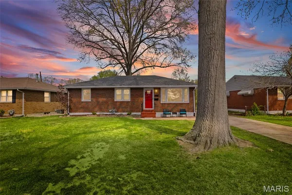 $189,900 | 2419 Woodlawn Avenue, Granite City, IL 62040