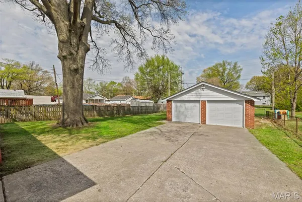 $189,900 | 2419 Woodlawn Avenue, Granite City, IL 62040