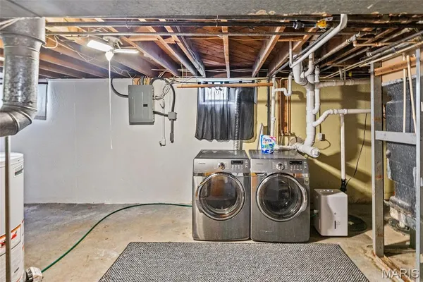 $189,900 | 2419 Woodlawn Avenue, Granite City, IL 62040