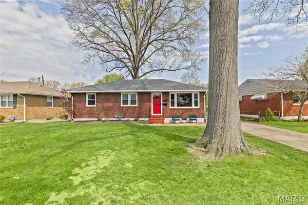 $189,900 | 2419 Woodlawn Avenue, Granite City, IL 62040