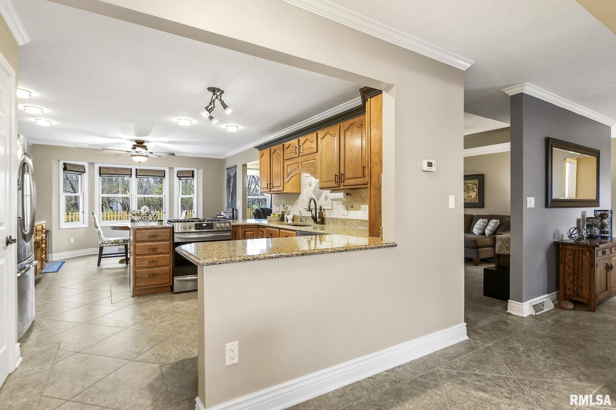 6949 Fringetree Way Springfield, IL 62712 - Photo 13 of 54
