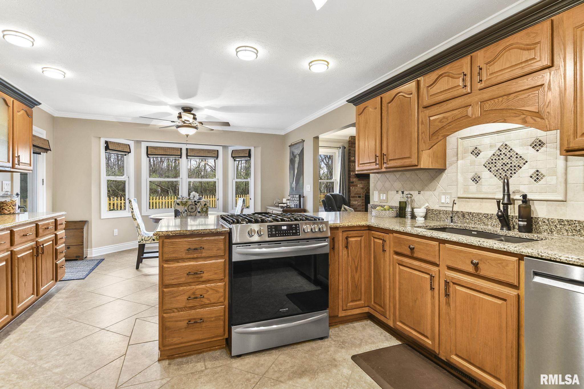 6949 Fringetree Way Springfield, IL 62712 - Photo 9 of 54