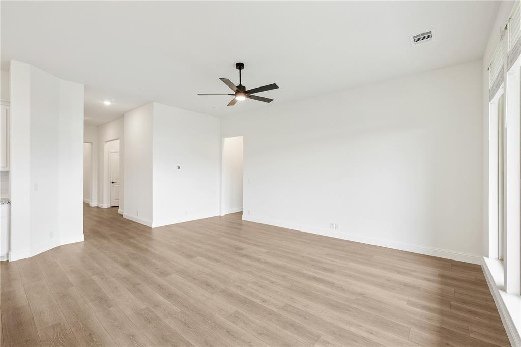 304 Keystone Drive Commerce, TX 75428 - Photo 12 of 36