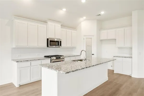 $299,474 | 304 Keystone Drive, Commerce, TX 75428