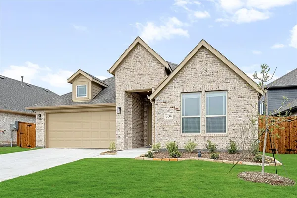 $299,474 | 304 Keystone Drive, Commerce, TX 75428